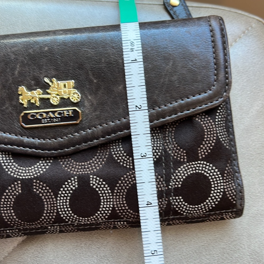 EUC COACH WALLET - Picture 10 of 11